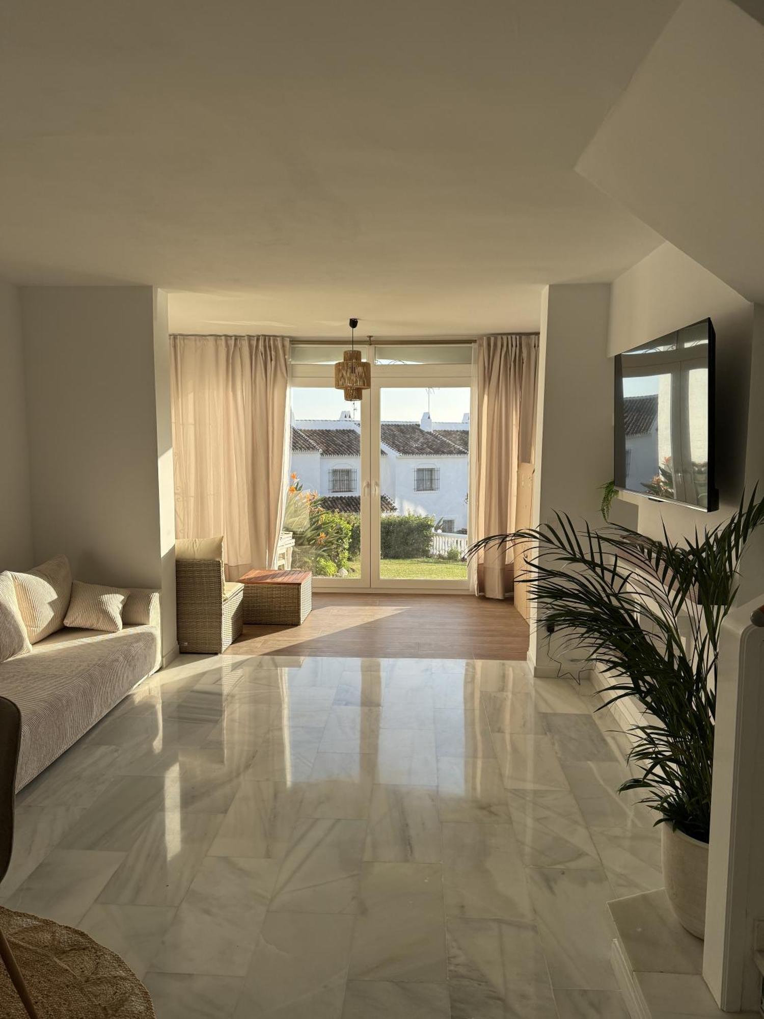 Stunning Chalet In Mijas-Costa Near Beach! Villa Buitenkant foto